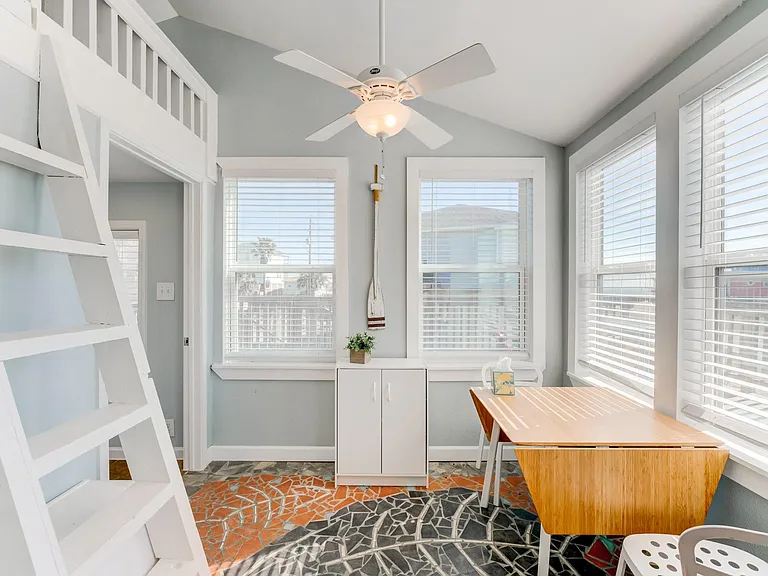 4211 Surf Dr — Photo 20