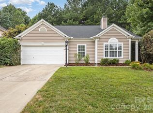 6533 Falls Lake Dr, Charlotte, NC 28270