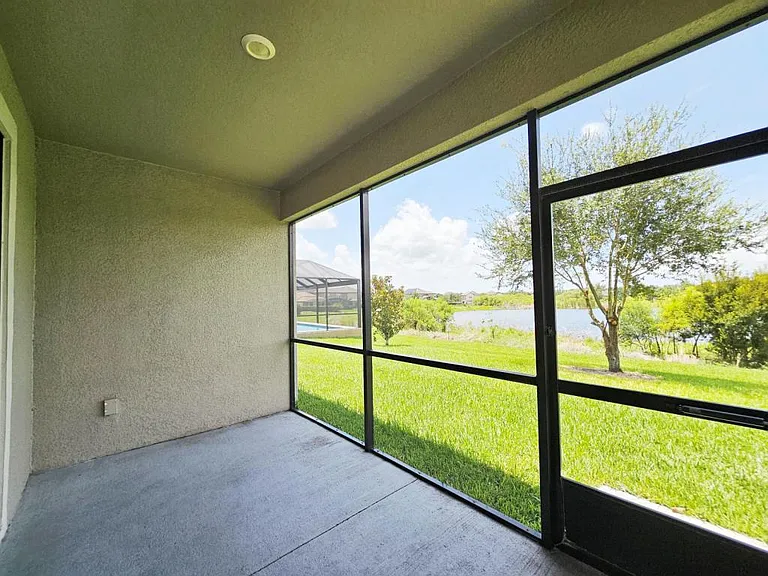 7468 Fairgrove Ave — Photo 30