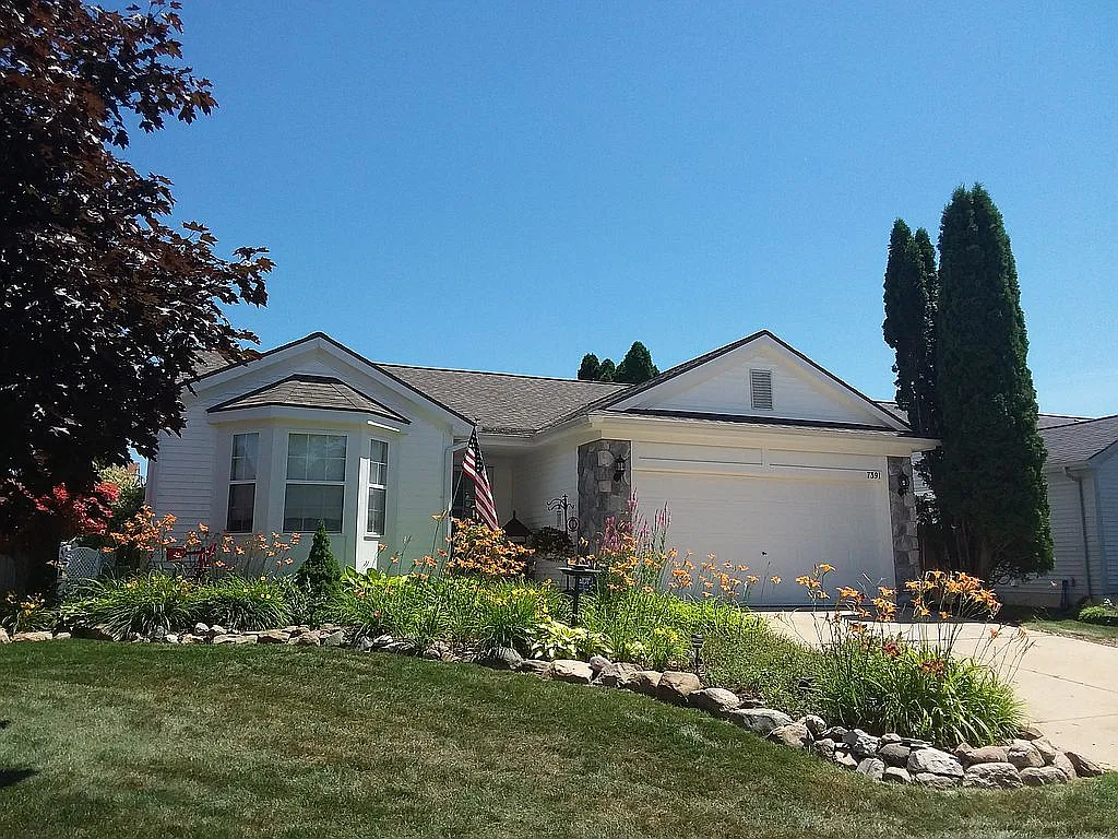 7391 Bermuda Dunes Dr photo 1