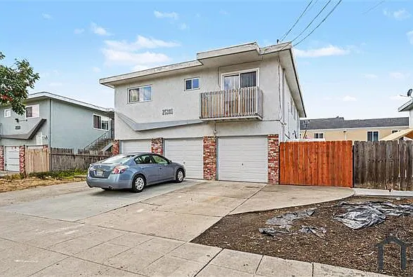 25391 Whitman St — Photo 3