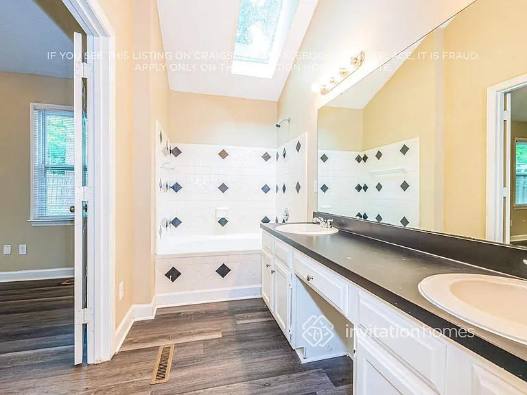 2704 Kempsford Pl — Photo 9