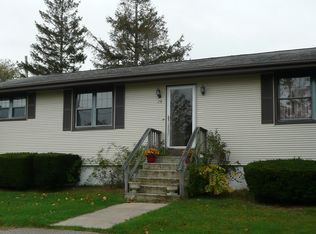 29 Saint James Rd, Narragansett, RI 02882