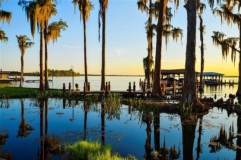 Panoramic waterfront on Lake Butler