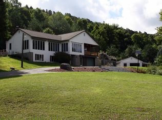 6300 Relyea Dr, Munnsville, NY 13409