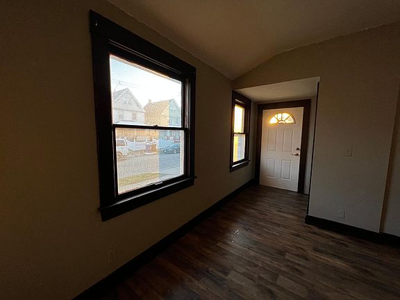 3rd image of 3800 Poe Ave #1