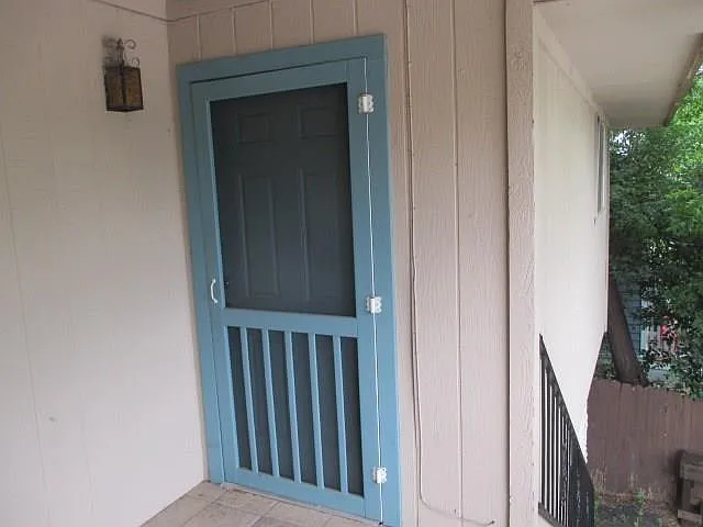 1 bed, 1.0 bath, 572 sqft, $875 — Photo 2
