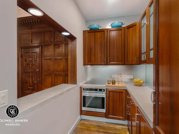 11 East 36th Street image 4 of 7