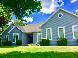 8269 Crestview Dr, Cadillac, MI 49601