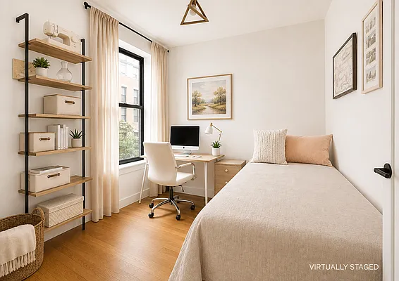 Bedroom, photo 2