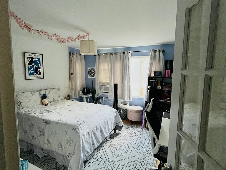 1134 1/2 Lombard St — Photo 9