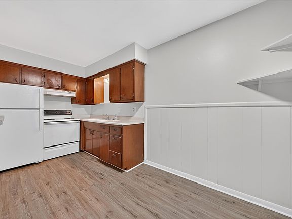 5th image of 151 E McHattie St APT 6