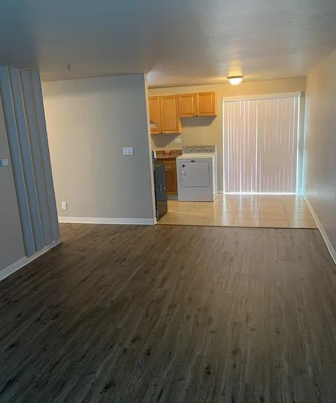 1725 Anderson St — Photo 3