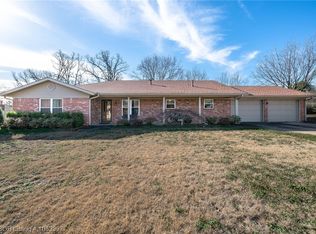 208 Thompson Ave, Poteau, OK 74953