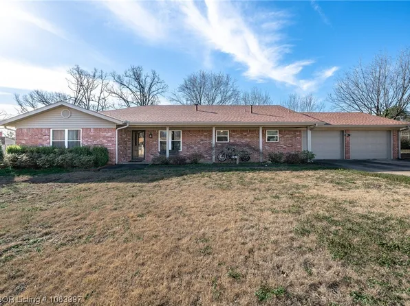 208 Thompson Ave, Poteau, OK 74953