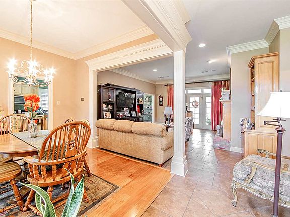 4th image of 122 Webre Dr