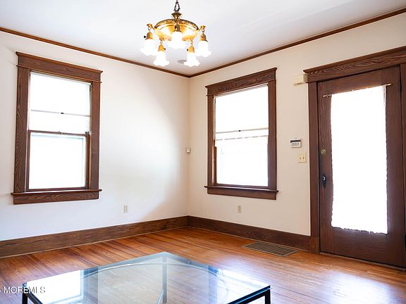 5th image of 20 Brown Place