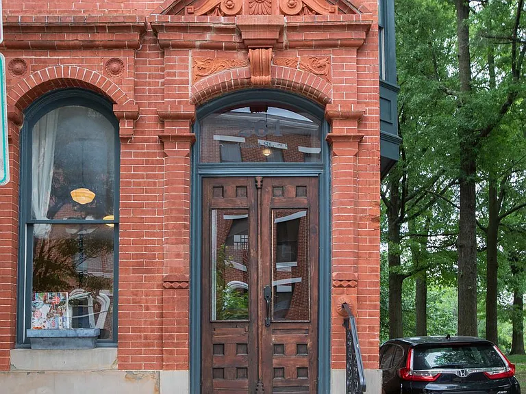 261 Robert St #2 — Photo 6