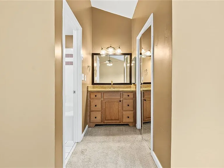 2266 Oak Glenn Cir — Photo 25