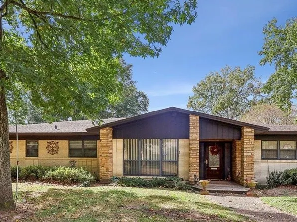 1135 19th St, Beaumont, TX 77706