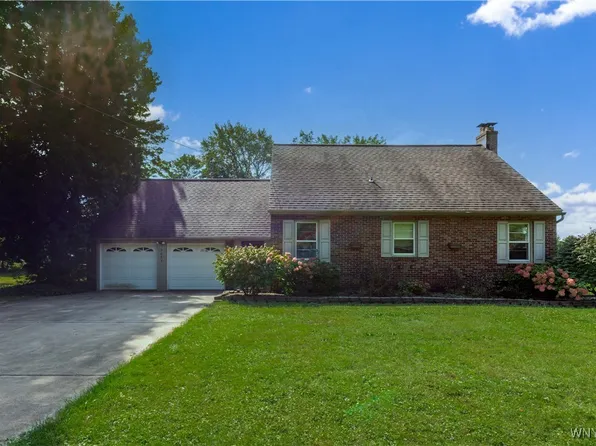 3053 Schoolview Rd, Eden, NY 14057