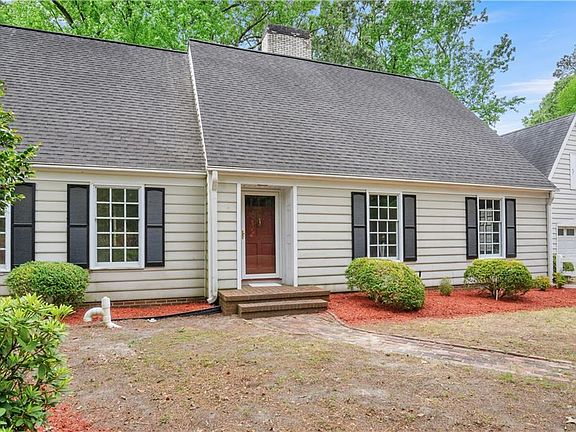 3rd image of 202 Dawson Dr