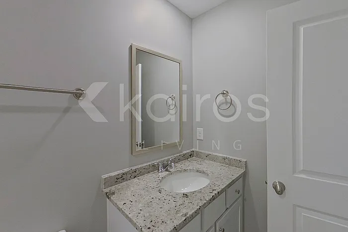 653 June St — Photo 9