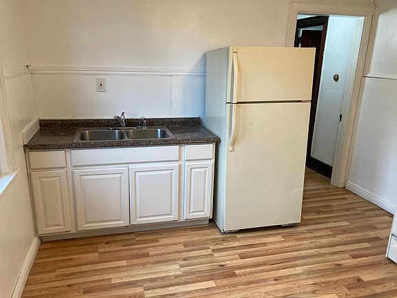 4th image of 60 Richfield Ave #2
