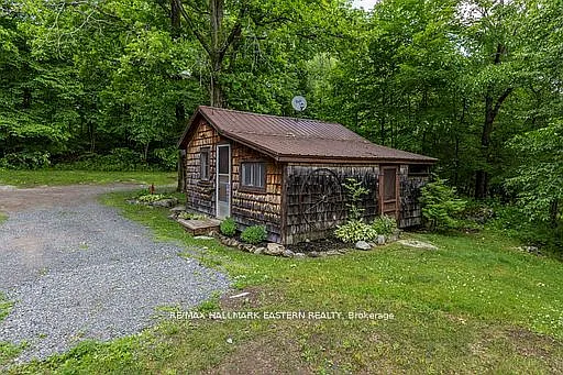 504 Pine Point Ln #B — Photo 23