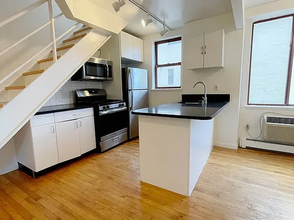 190 East 7th Street image 1 of 16