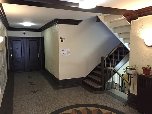 Rented by Metroline Realty | media 51