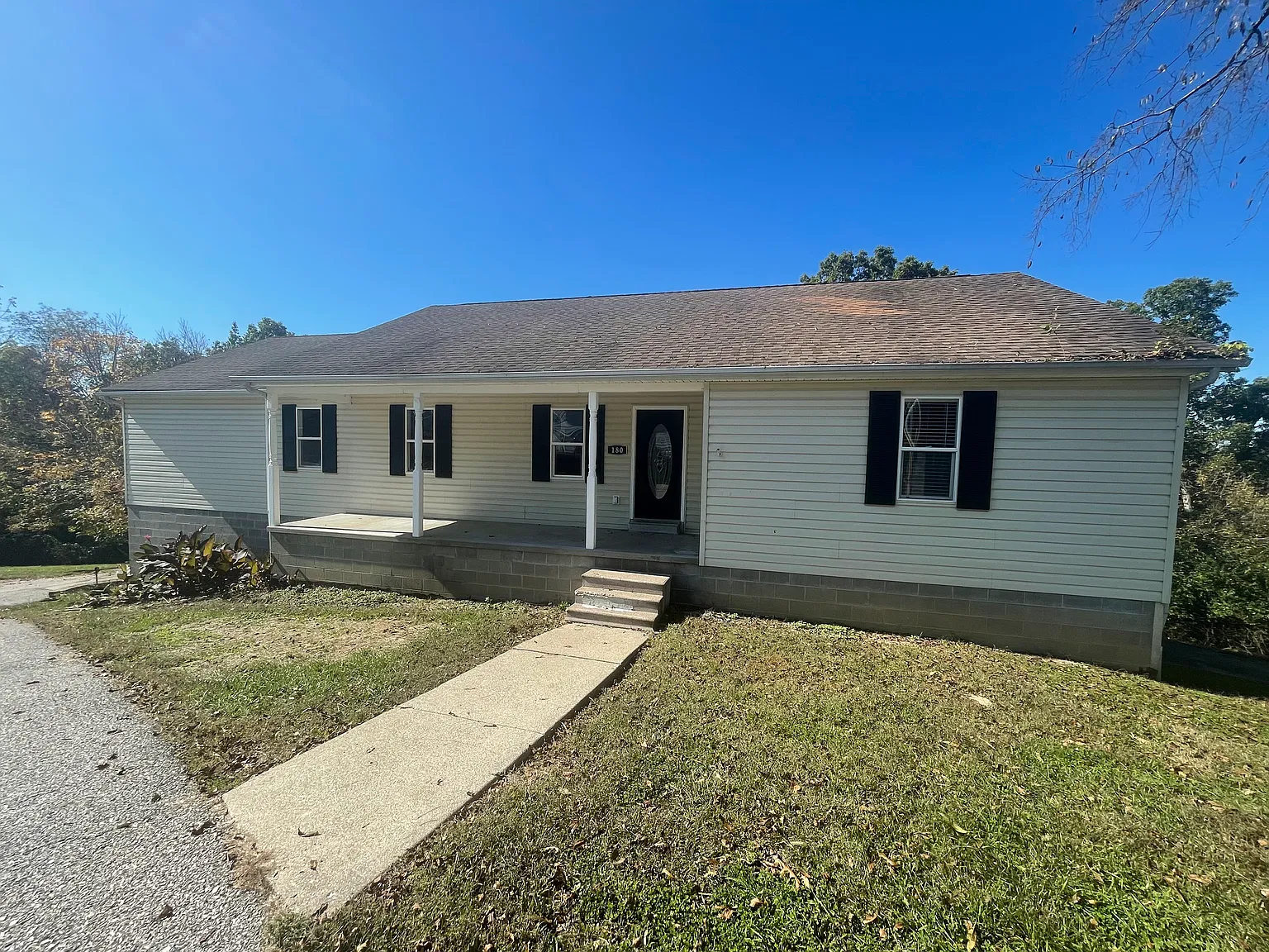 4 bed, 1800 sqft, $1,850 — Photo 1