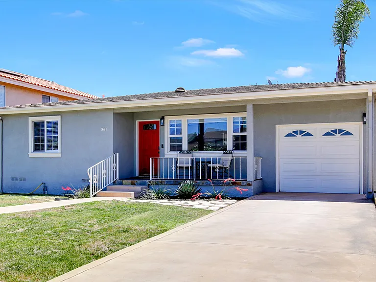 961 Florence St — Photo 1