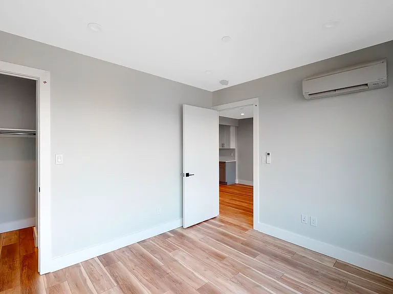 802 Howard Ave #4B — Photo 6