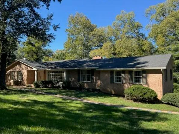 3615 Brymoor Rd SW, Roanoke, VA 24018