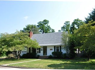 35 Woodhull St, Red Bank, NJ 07701