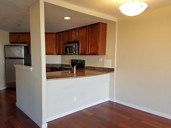 4th image of 100 Park Ave W APT 803