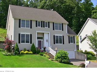 18 Chestnut Hill Rd, West Hartford, CT 06107