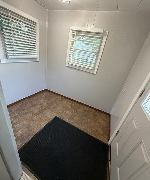 621 Fremont Ave NW — Photo 14