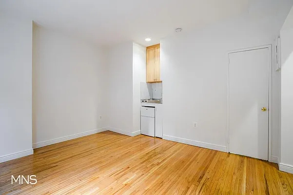 Rented by MNS Marketing | media 15