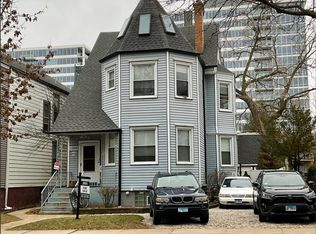 1026 Garnett Pl APT 1R, Evanston, IL 60201