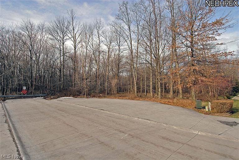 1st image of Laura Ln