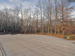 Laura Ln, Westlake, OH 44145