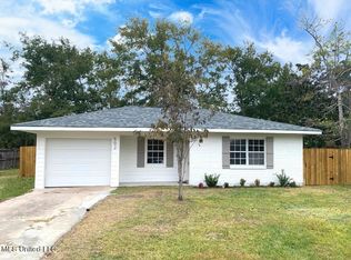 502 Amar St, Waveland, MS 39576