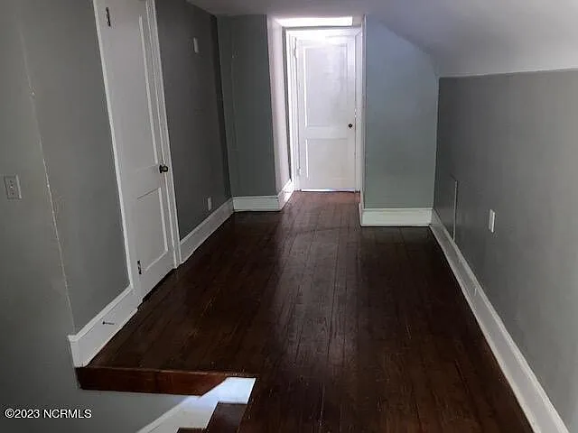 1904 E 6th St — Photo 11