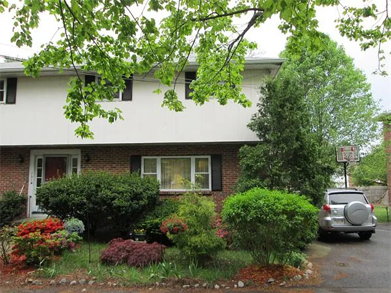 139 Gould St — Photo 7