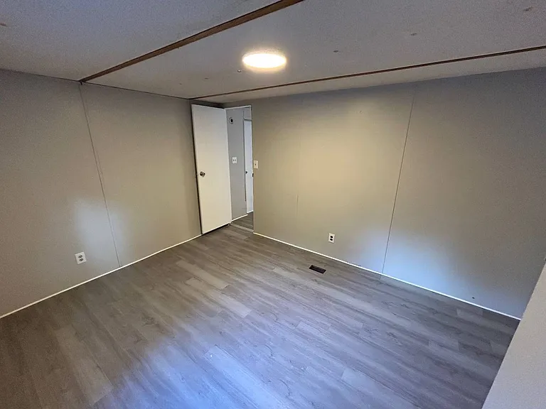 4502 E Old Marion Hwy #9 — Photo 5