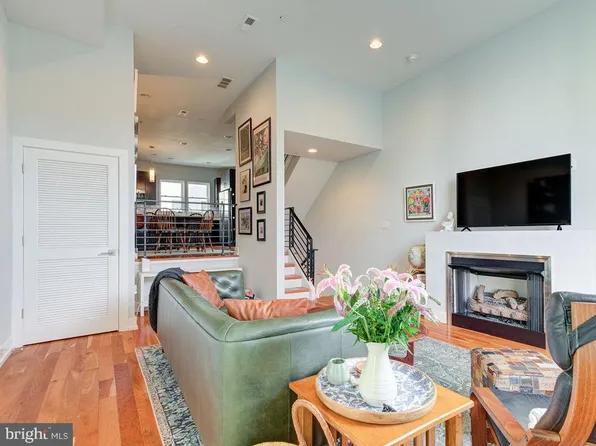 1409 N Orianna St, Philadelphia, PA 19122