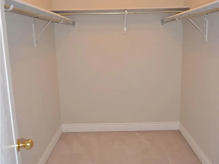 82 Red River Cres — Photo 16