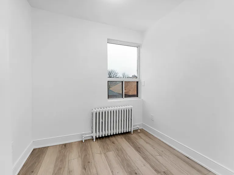 231 Vaughan Rd — Photo 34